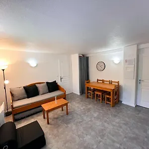 https://vars-appart-spacieux-rnov-4-couchages-dans-chalet.fr-provencehotel.com